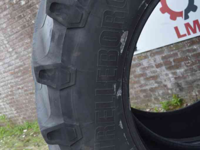 Wheels, Tyres, Rims & Dual spacers Trelleborg 650/65r42 tm 800